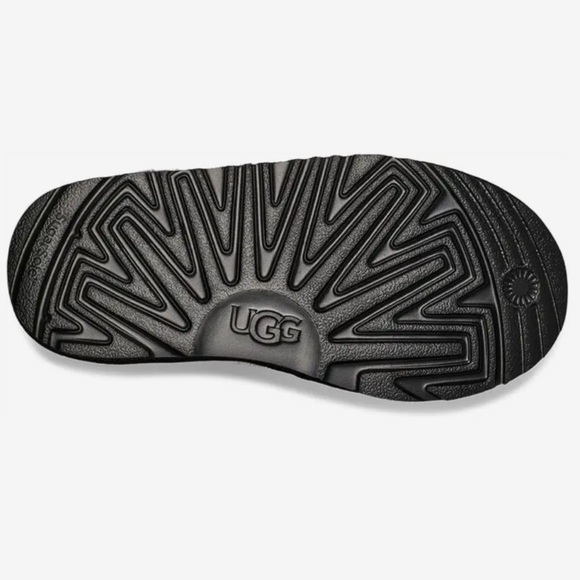 UGG Classic Cardi Cabled Knit Tall Boots (Big Kid) | Color: Black | NEW/NIB!!🖤 - Picture 3 of 14